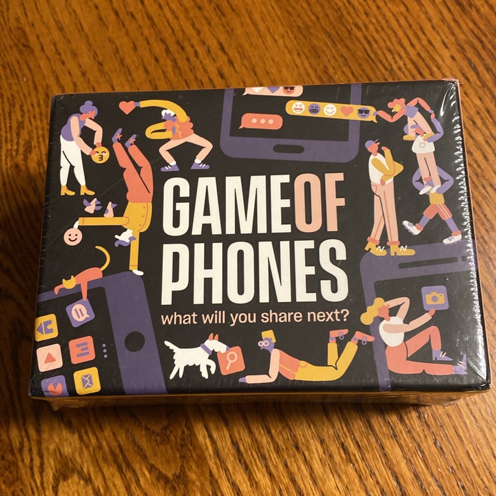 Game of Phones ages 13+ 3 or more players NWT